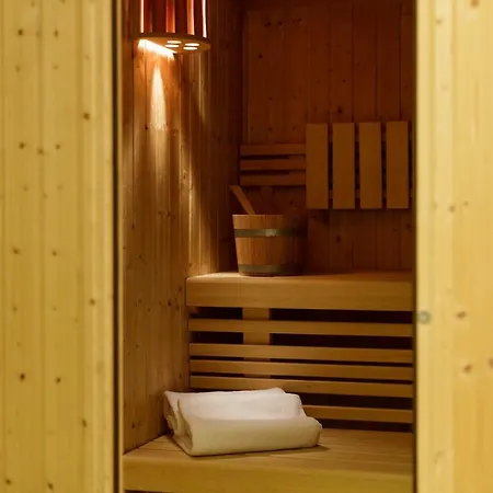 Appartementhaus Lueuevhoog 公寓式酒店 4*